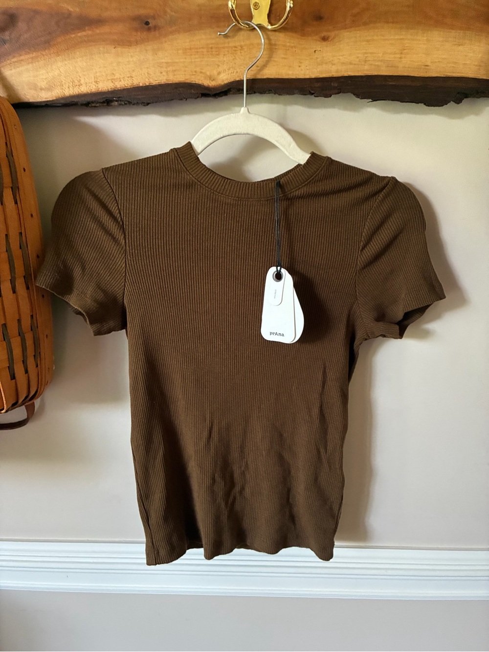 Prana Foundation Short Sleeve Ribbed Tee in Earth Brown NWT XS